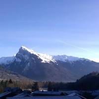 Apartment with Mountain View