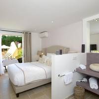Classic Double Room with Garden View