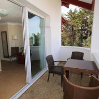 Apartment with Garden View