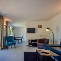 Superior One-Bedroom Apartment (4 Adults)