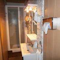 Triple Room with 1 Double Bed and 1 Single Bed