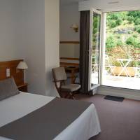 Superior Double Room with Terrace and valley view