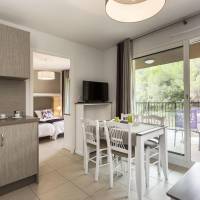 One-Bedroom Apartment (4 Adults)