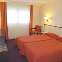 Double Room - Street Side