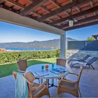 Superior One-Bedroom House (4 Adults)