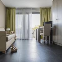 Privilege Suite ( 8 adults)