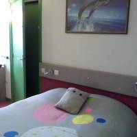 Communicating Room (2 Adults + 3 Children)
