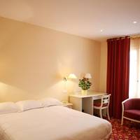 Standing Double Room