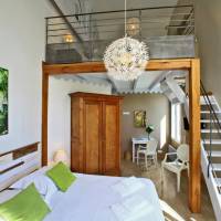 Comfort Family Room with Terrace