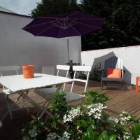 House (3 - 5 Adults)