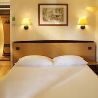 Double Room with 1 Double Bed
