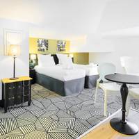 Studio twin beds