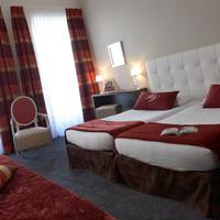 Triple Room with City View