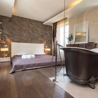 Signature Suite with Hammam