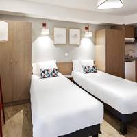 Studio with 2 Single Beds