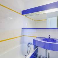Select One-Bedroom Apartment (5 People)