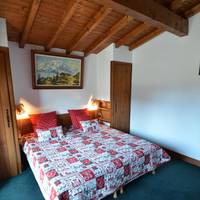 Chalet (7 Adults)