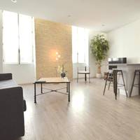 Superior One-Bedroom Apartment