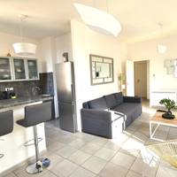 Superior One-Bedroom Apartment