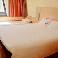 Standard Room with one double and one single bed