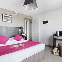 Two-Bedroom Apartment (6 Adults)