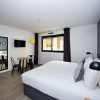 Studio (2 Adults)