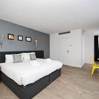Studio (3 Adults)