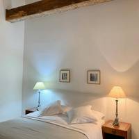 Deluxe One-Bedroom Apartment - 38m2