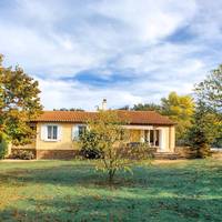 Five-Bedroom House Abricotine