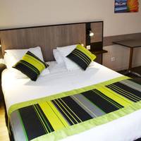 Studio with 1 Queen bed