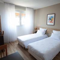 Studio twin beds