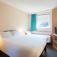 Standard Â Room with 1 Double bed and 1 Single bed