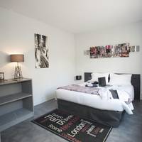 One-Bedroom King Suite