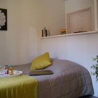 Interconnected Studio (5 Adults)