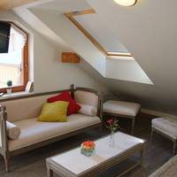 Apartment (10 Adults)