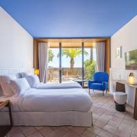 Room 32 m² with terrace -Swimming pool level 