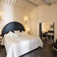 Suite with Garden View