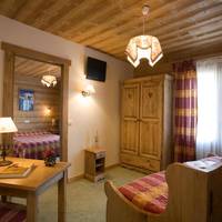 Triple Room with Mountain View