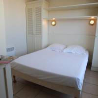 Standard One-Bedroom Apartment (4 People)
