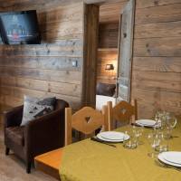 Deluxe Double Room (2 Adults + 1 Child)