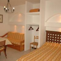 Studio (2 Adults + 1 Child)