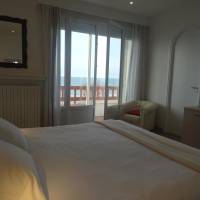 Superior Large Double or Twin Room with Terrace and Sea View 