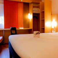 Standard Room with 1 Double and 1 Single Bed