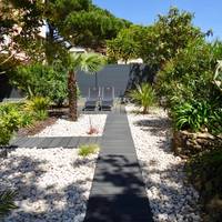 Apartment with Garden View