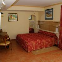 Studio (4 Adults)