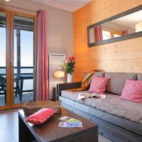 Studio with Truckle Bed