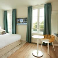 Standard Queen Room