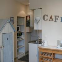 One-Bedroom Apartment (2 Adults + 2 Children) 