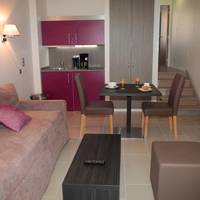 Comfort Suite (2-4 Adults)