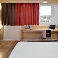 Family Room with 1 Double and 2 Single Beds